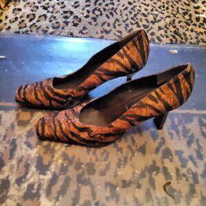 10.5 Tiger Heels